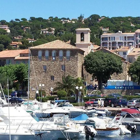 Apartment Saint-maxime Centre: T2 - 4 Couchages Avec Parking Et A Pied - Fr-1-226-483 *